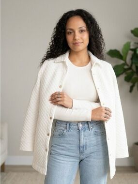 iLinen White Quilted Jacket XS Layering Lightweight Button Front Minimal & Chic